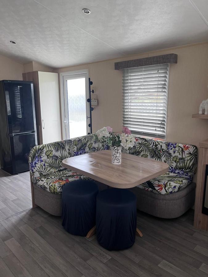 Take Me To The Beach At J&S Caravan Holidays Newquay Bay Resort Saint Columb Minor Ngoại thất bức ảnh